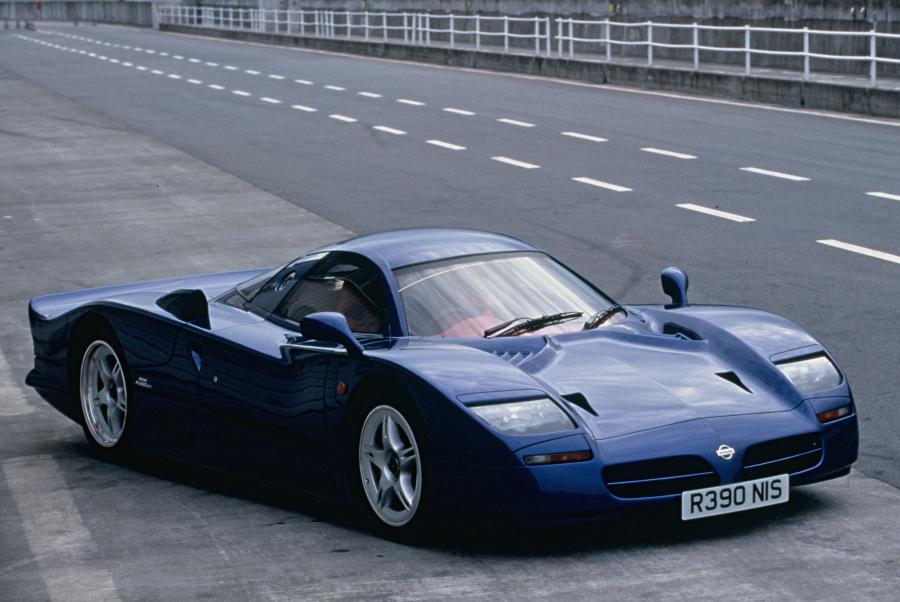  Nissan R390 GT1 Road Version 1998 года  (фото 1 из 19)